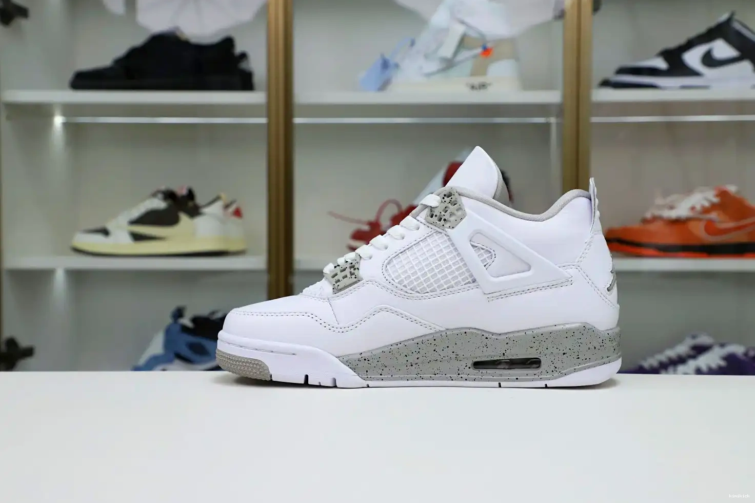 JORDAN RETRO 'WHITE OREO' Kimikick 4 AIR 0522
